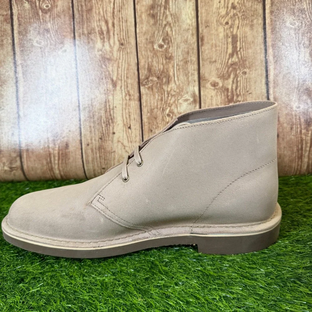 Clarks Shepton Chukka Boot Mens size 13 M Taupe Distressed Leather Lace Up